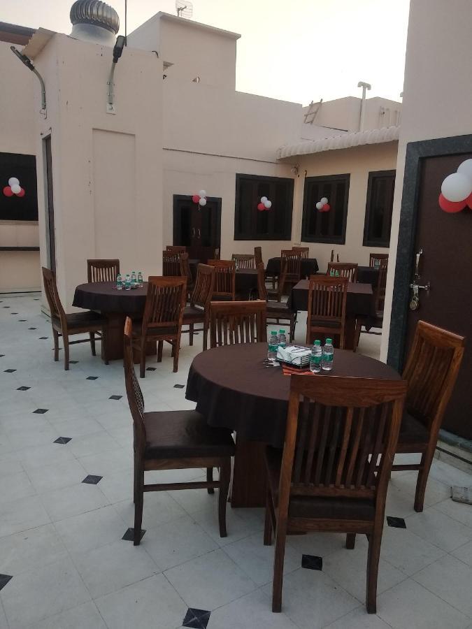 Hotel Kala Mandir Palace Биканер Екстериор снимка