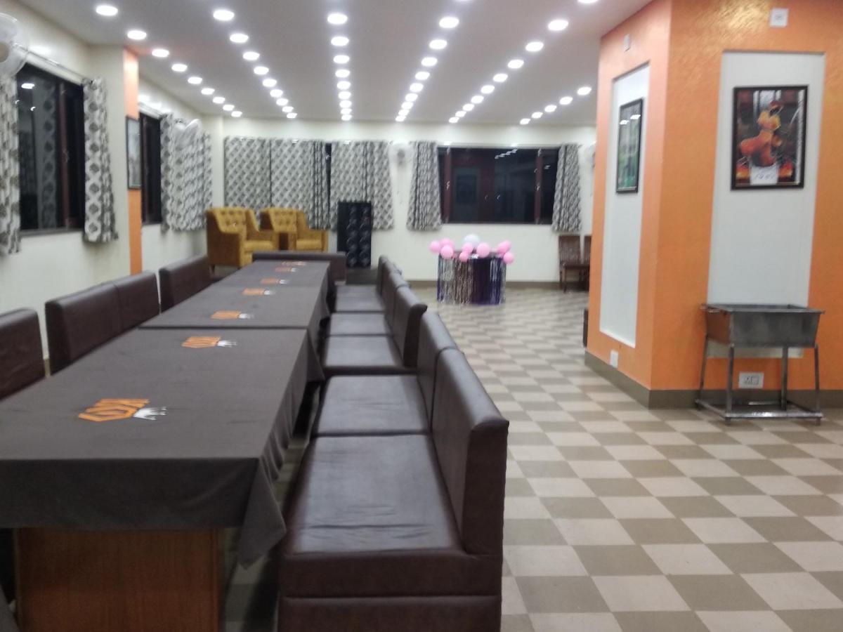 Hotel Kala Mandir Palace Биканер Екстериор снимка