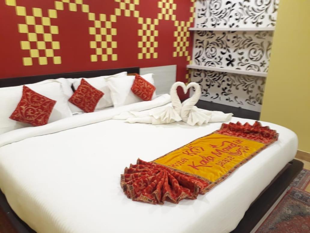 Hotel Kala Mandir Palace Биканер Екстериор снимка