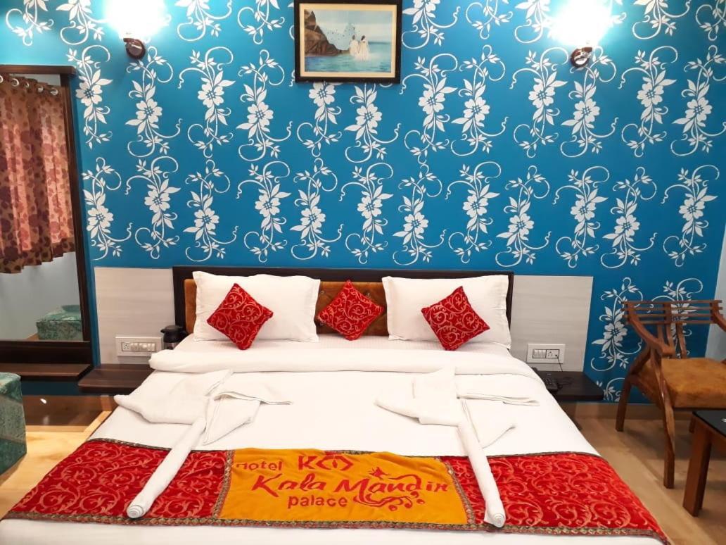 Hotel Kala Mandir Palace Биканер Екстериор снимка