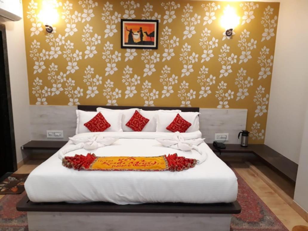 Hotel Kala Mandir Palace Биканер Екстериор снимка