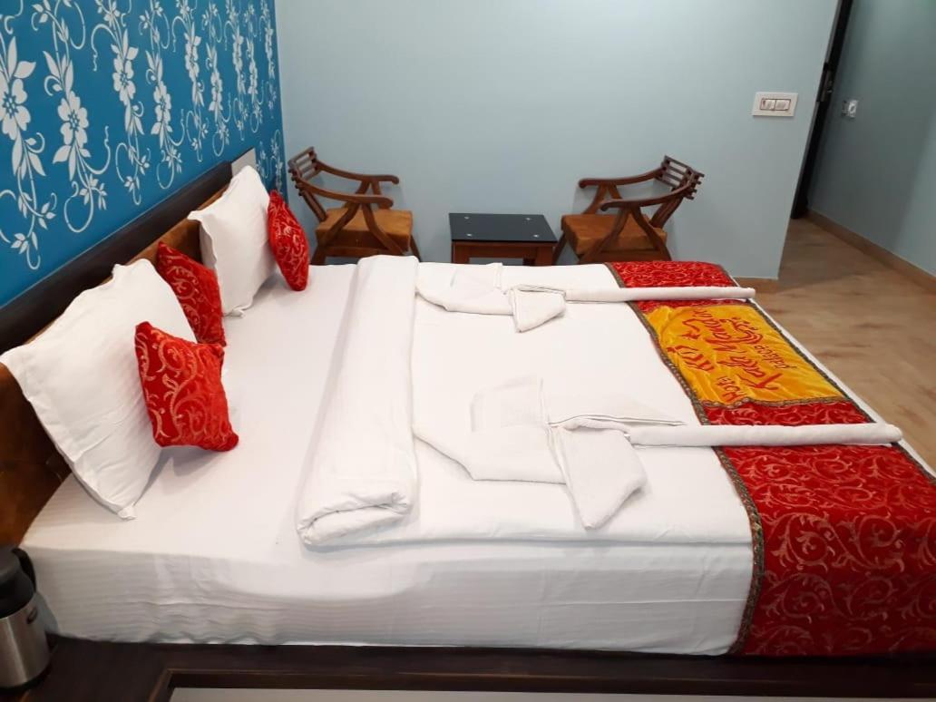 Hotel Kala Mandir Palace Биканер Екстериор снимка